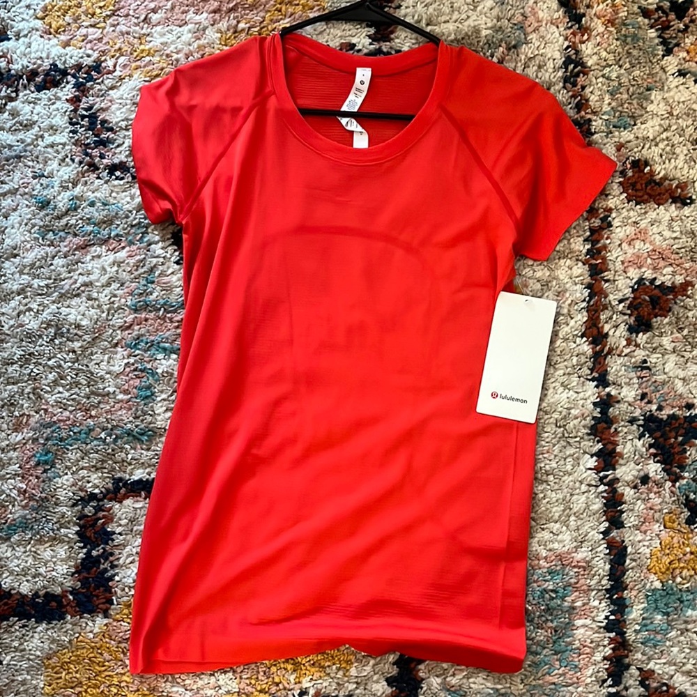 NWT Lululemon Swiftly Tech Short Sleeve 2.0